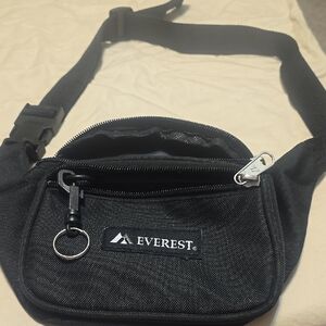 Black fanny‎ pack 50"